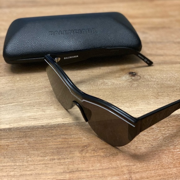 balenciaga women’s sunglasses, like new